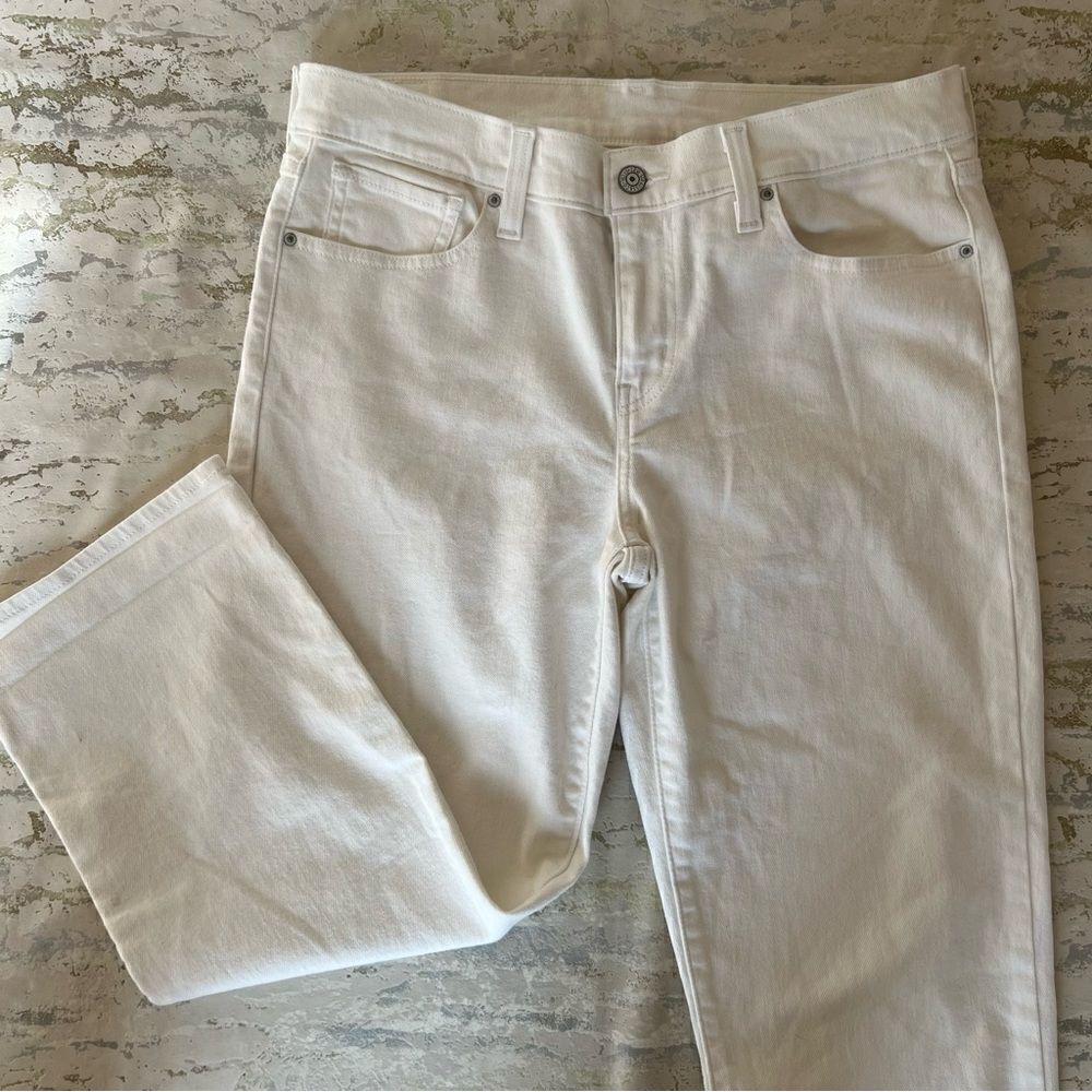Levi’s White high rise straight leg capri jeans